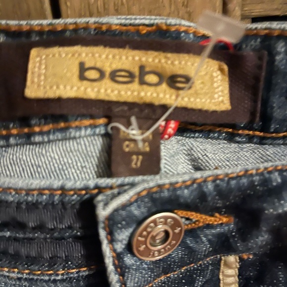 Beautiful BEBE ribbon embroidered jeans - Picture 4 of 8